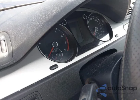 2010 Volkswagen Passat Komfort z USA, uszkodzony, nr VIN WVWJM9AN4AP042509